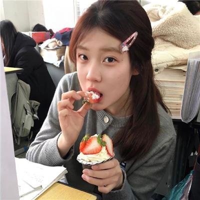 春花娇美可人儿